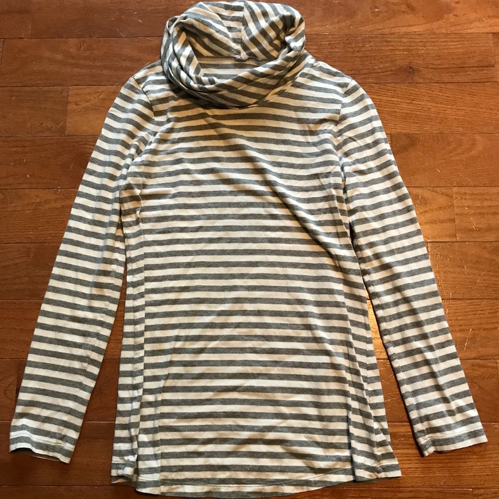 GAP Maternity turtleneck